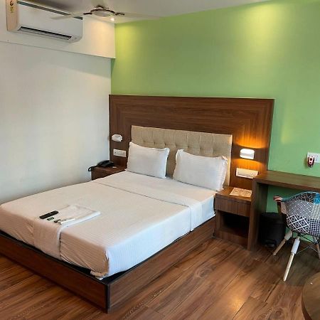 Hotel Byaris International By Bizzgrow Hotels มุมไบ ภายนอก รูปภาพ